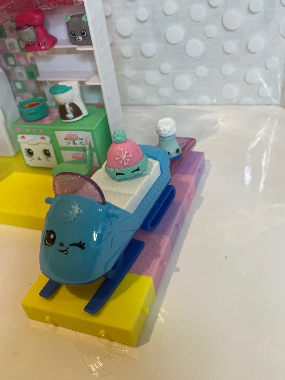 Shopkins Happy Places Sparkle ✨ Hill Happy Home - Picture 11 of 13